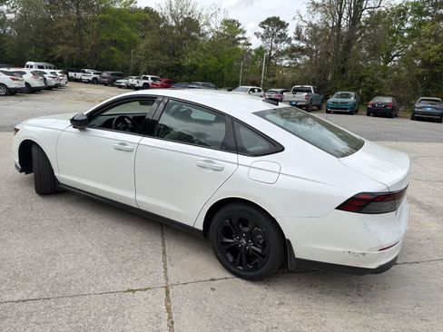 Used 2025 Honda Accord SE image 7