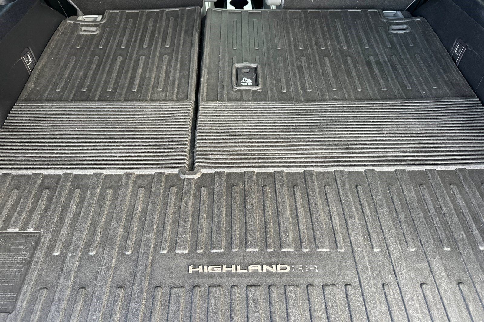 Used 2021 Toyota Highlander XLE AWD/4WD image 26