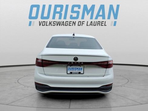 Used 2025 Volkswagen Jetta S image 4