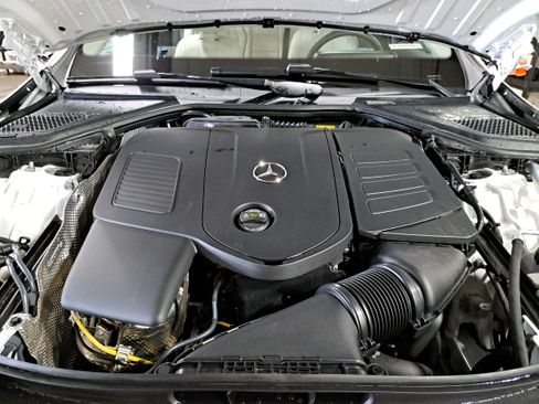 Used 2026 Mercedes-Benz E 350 4MATIC Sedan image 33