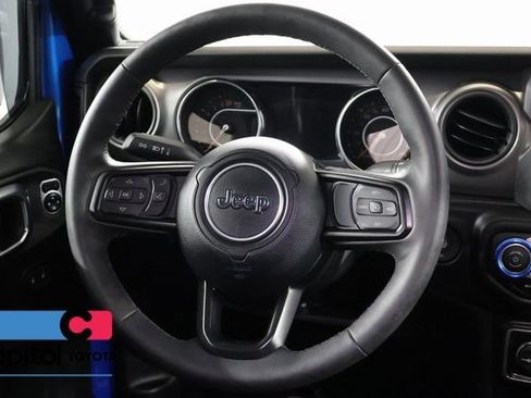 Used 2023 Jeep Gladiator Sport AWD/4WD image 13