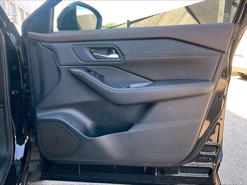 Certified 2023 Nissan Rogue SV w/ SV Premium B Package AWD/4WD image 23