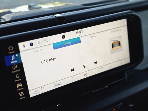 Used 2025 Jeep Gladiator Sport image 20