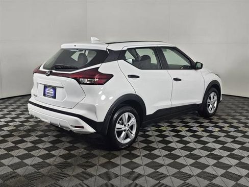 New 2025 Nissan Kicks S image 2