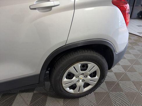 Used 2016 Chevrolet Trax LS FWD image 14