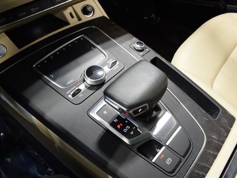 Used 2019 Audi Q5 2.0T Premium Plus w/ Premium Plus Package AWD/4WD image 26