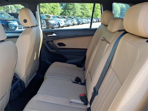 Used 2023 Volkswagen Tiguan SE image 6