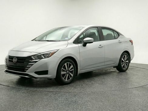 Used 2025 Nissan Versa SV FWD image 3