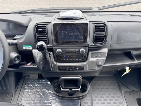 Used 2025 RAM ProMaster 2500 w/ U-Haul Equipment Group FWD image 22