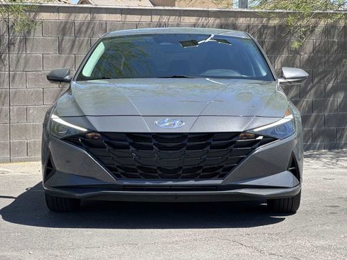 Used 2023 Hyundai Elantra SEL FWD image 3