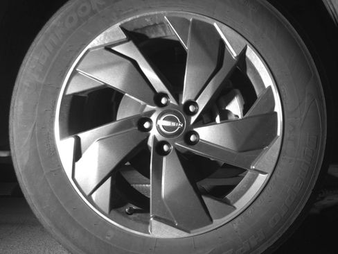 Used 2025 Nissan Rogue SV AWD/4WD image 16