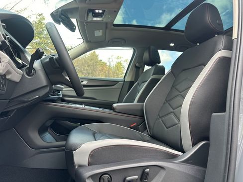 New 2026 Volkswagen Atlas Peak Edition AWD/4WD image 3