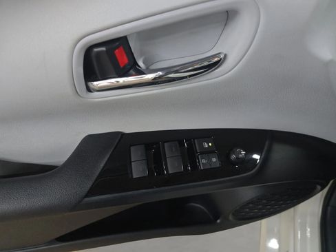 Used 2019 Toyota Prius Prime Premium image 25