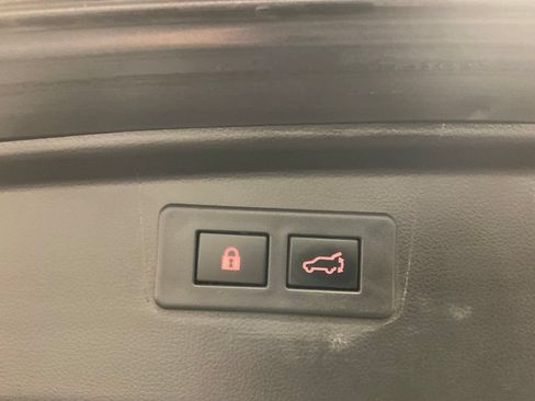 Used 2024 Subaru Outback Premium AWD/4WD image 32