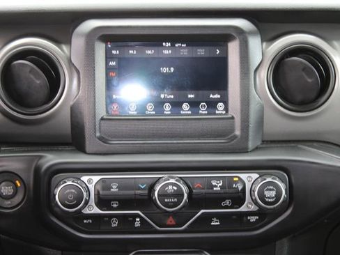 Used 2023 Jeep Wrangler Sport S image 16