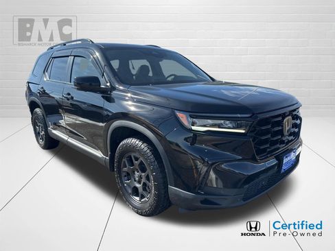 Used 2024 Honda Pilot TrailSport image 2