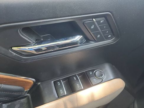 Certified 2025 GMC Canyon Denali AWD/4WD image 23