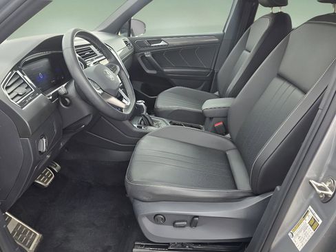 Used 2023 Volkswagen Tiguan SE R-Line image 12