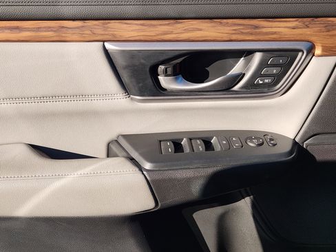 Certified 2020 Honda CR-V Touring image 22