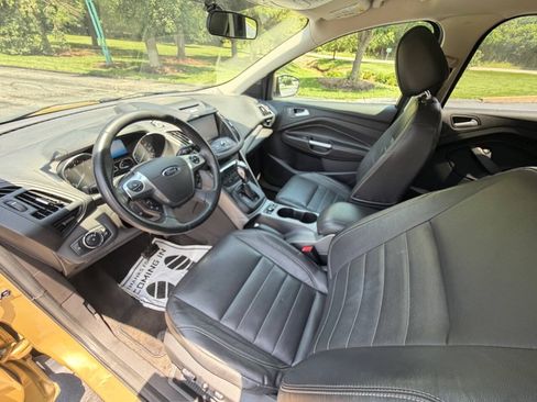Used 2014 Ford Escape SE w/ Equipment Group 201A FWD image 5