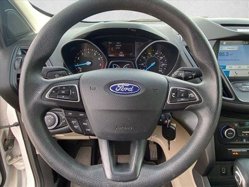 Used 2018 Ford Escape SE w/ SE Sync 3 Package FWD image 13
