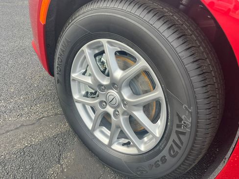 New 2026 Chrysler Pacifica Select image 8