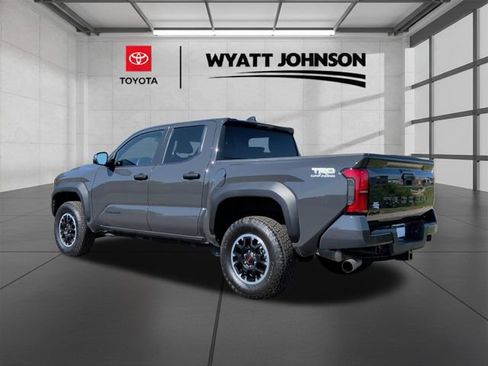 Used 2025 Toyota Tacoma TRD Off-Road AWD/4WD image 3