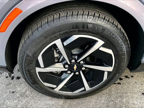 Used 2025 Chevrolet Equinox EV LT image 7