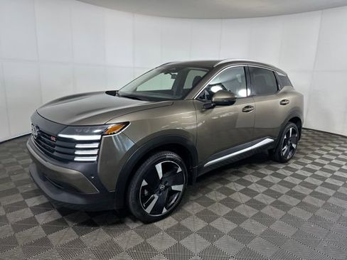 Certified 2025 Nissan Kicks SR image 7