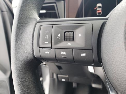 Certified 2025 Nissan Kicks SV image 29