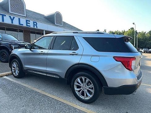 Used 2023 Ford Explorer Limited AWD/4WD image 6