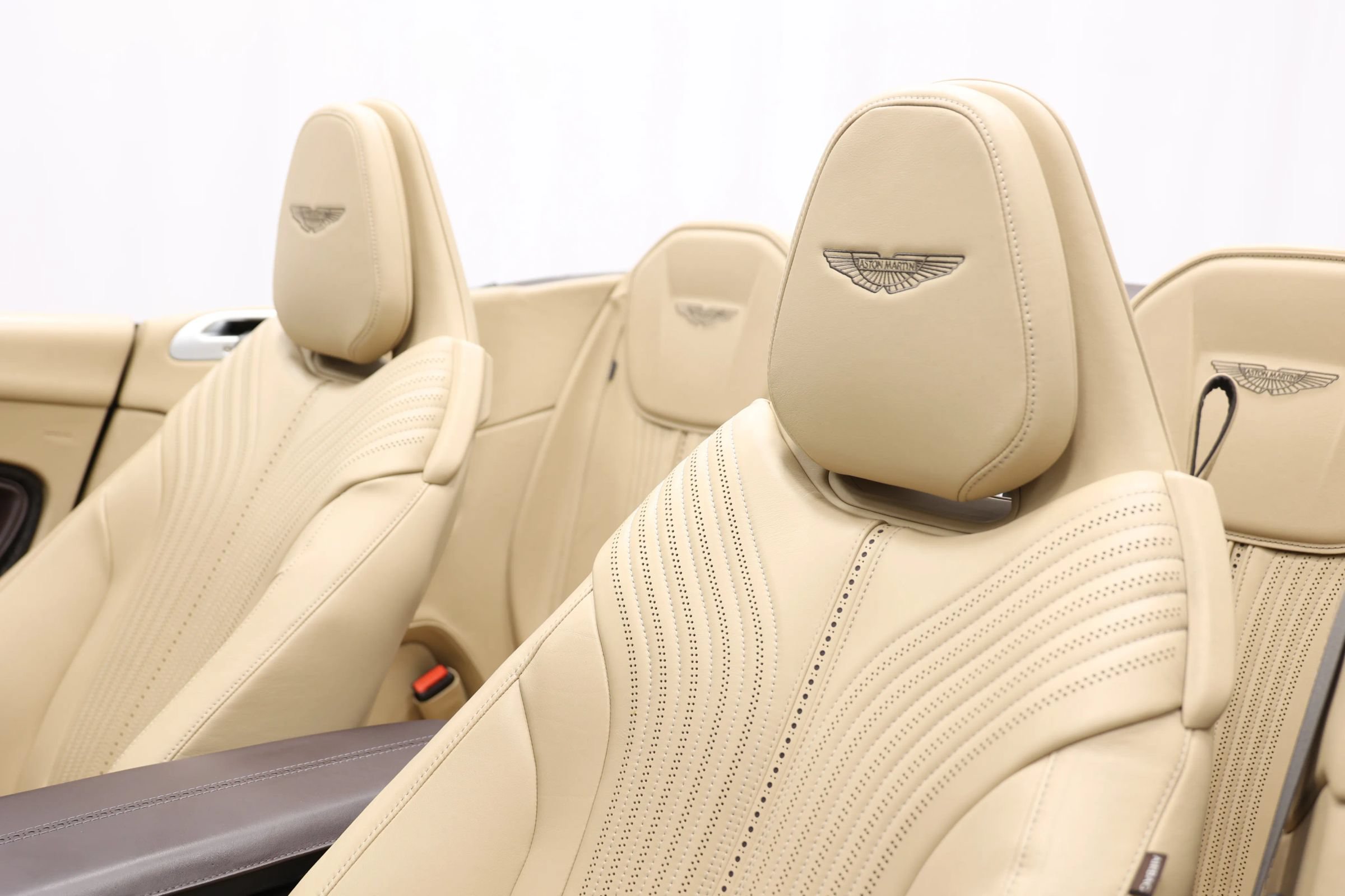Used 2019 Aston Martin DB11 Volante RWD image 18