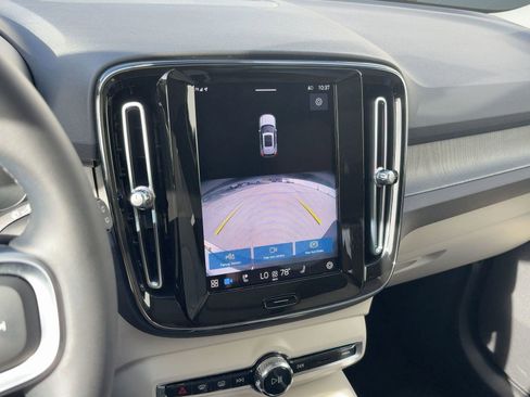 Certified 2023 Volvo XC40 B5 Plus w/ Protection Package Premier image 24