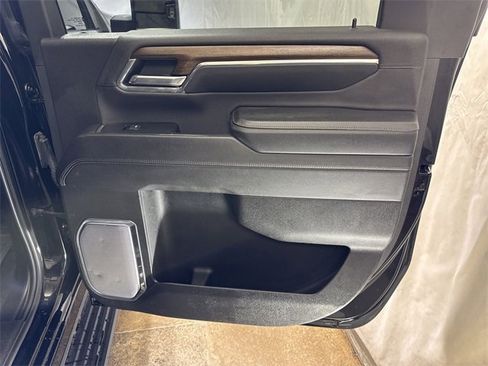 Used 2024 Chevrolet Silverado 2500 High Country w/ High Country Premium Package image 28