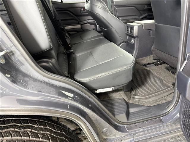 Used 2025 Toyota 4Runner TRD Off-Road Premium AWD/4WD image 15
