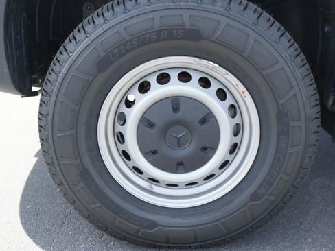 Used 2025 Mercedes-Benz Sprinter 2500 image 18