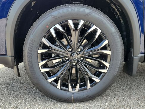 Used 2026 Nissan Rogue Dark Armor FWD image 4