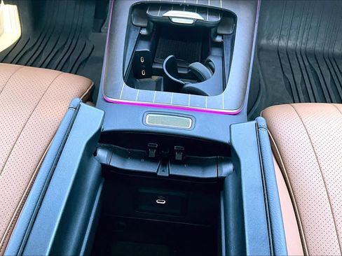 Used 2025 Mercedes-Benz E 350 4MATIC Sedan image 35