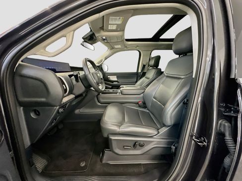 Used 2025 Ford Expedition Active AWD/4WD image 13