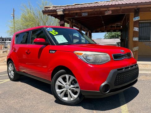 Used 2015 Kia Soul + w/ Audio Package FWD image 2