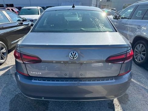 Used 2021 Volkswagen Passat 2.0T SE FWD image 4