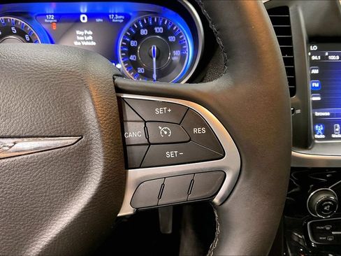 Used 2016 Chrysler 300 C AWD/4WD image 13