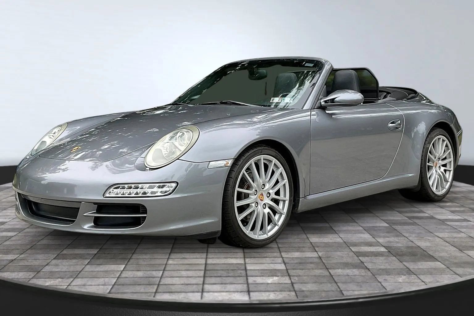 Used 2006 Porsche 911 Carrera RWD image 1