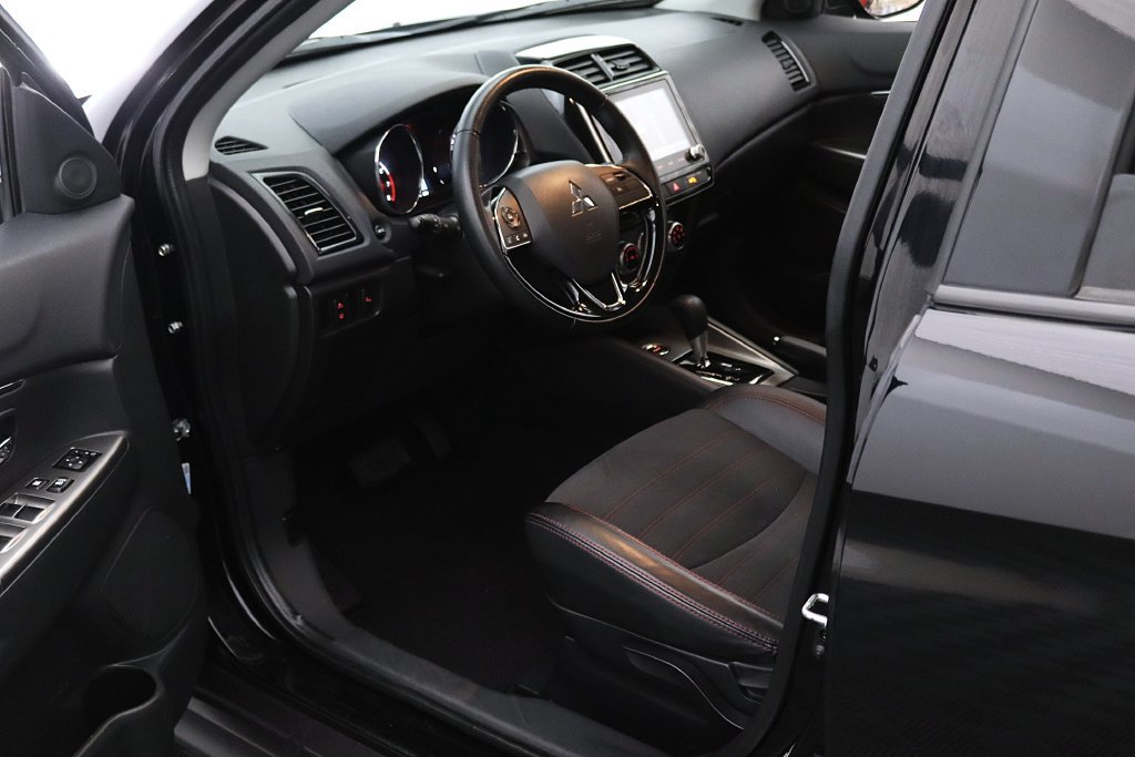 Used 2024 Mitsubishi Outlander Sport SE AWD/4WD image 19