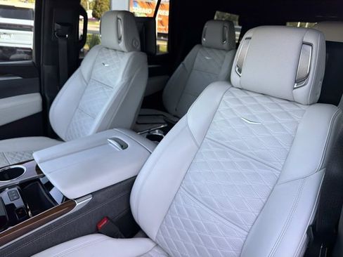 Used 2026 Cadillac Escalade Platinum Sport AWD/4WD image 13