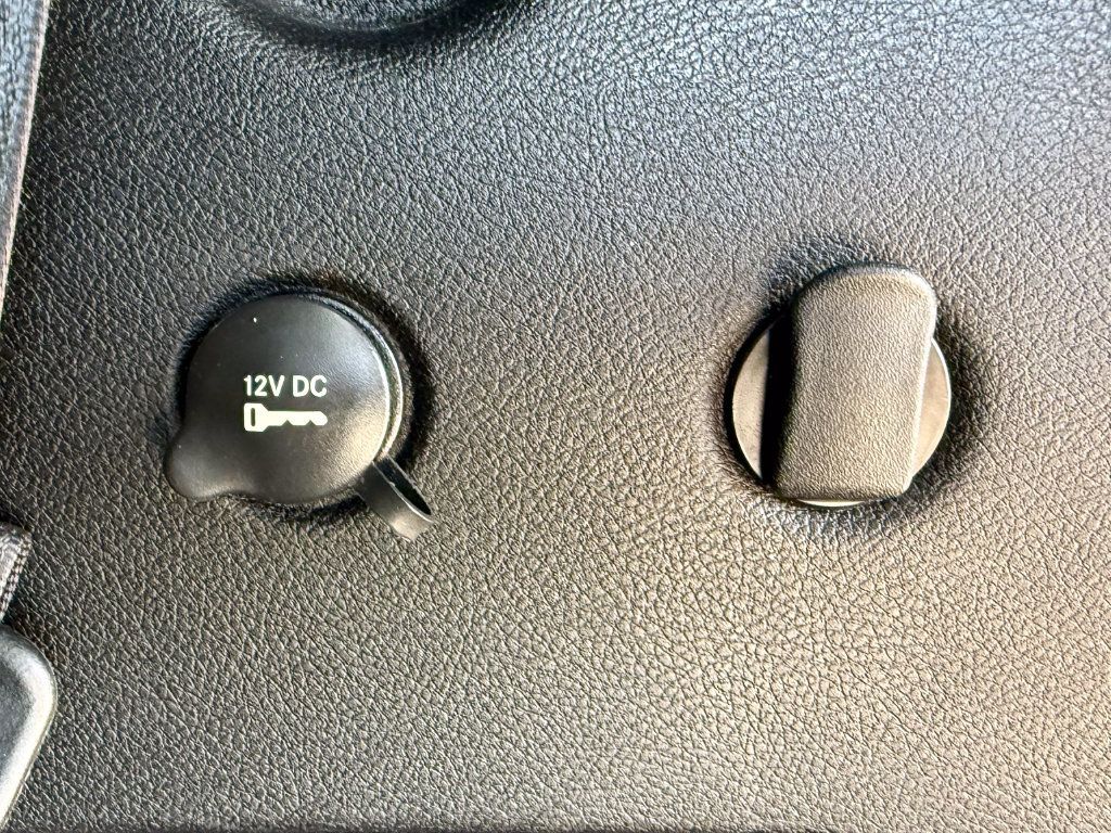Used 2014 Dodge Durango R/T w/ Technology Group AWD/4WD image 18