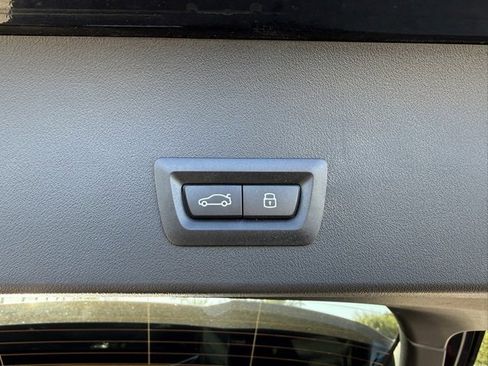 Used 2025 BMW X3 xDrive30i w/ Premium Package image 17