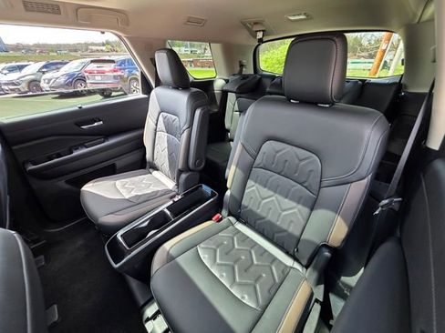 New 2026 Nissan Pathfinder Platinum AWD/4WD image 26