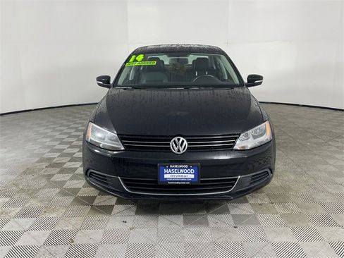 Used 2014 Volkswagen Jetta SE image 25