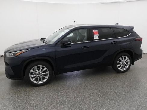 New 2026 Toyota Highlander Limited image 2